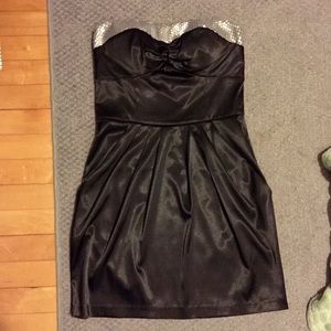 ⭐️MAKE AN OFFER! ⭐️ Strapless satin dress
